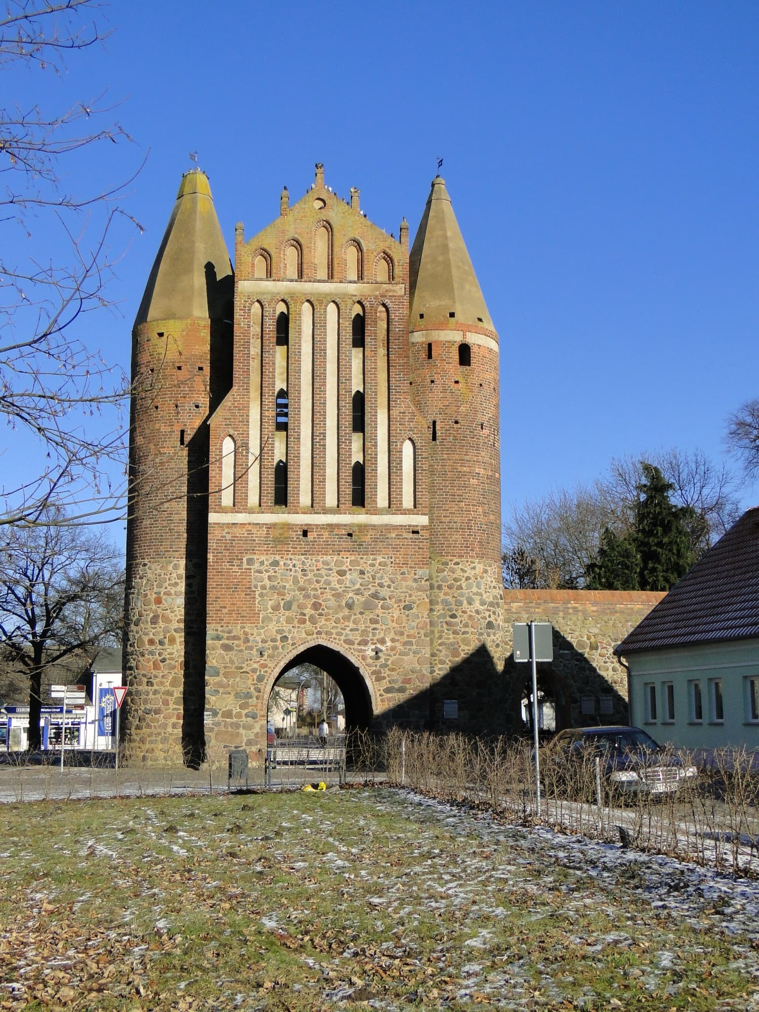 Gotisches Anklamer Tor an der Stadtmauer von Friedland